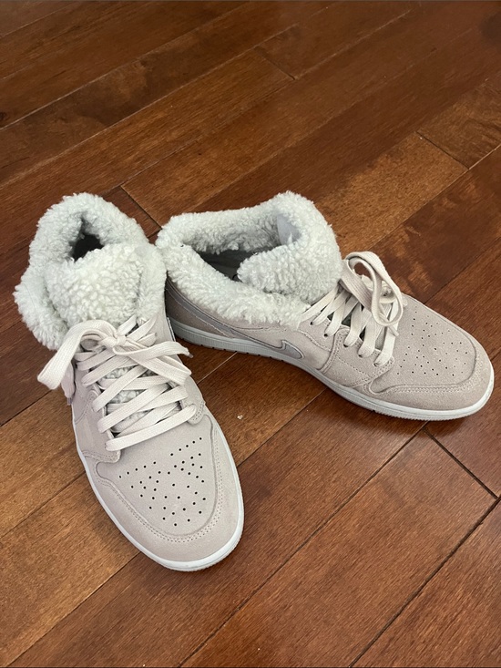 Nike Shoes - Nike Women’s Light Taupe Sherpa-Lined Sneakers